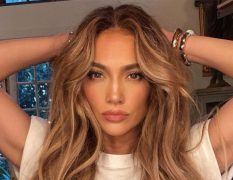 Jennifer Lopez : à 51 ans la chanteuse est toujours aussi canon en body !