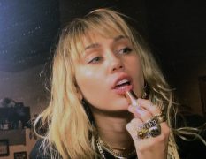 Miley Cyrus : la chanteuse nous parle de la perte de sa virginité !